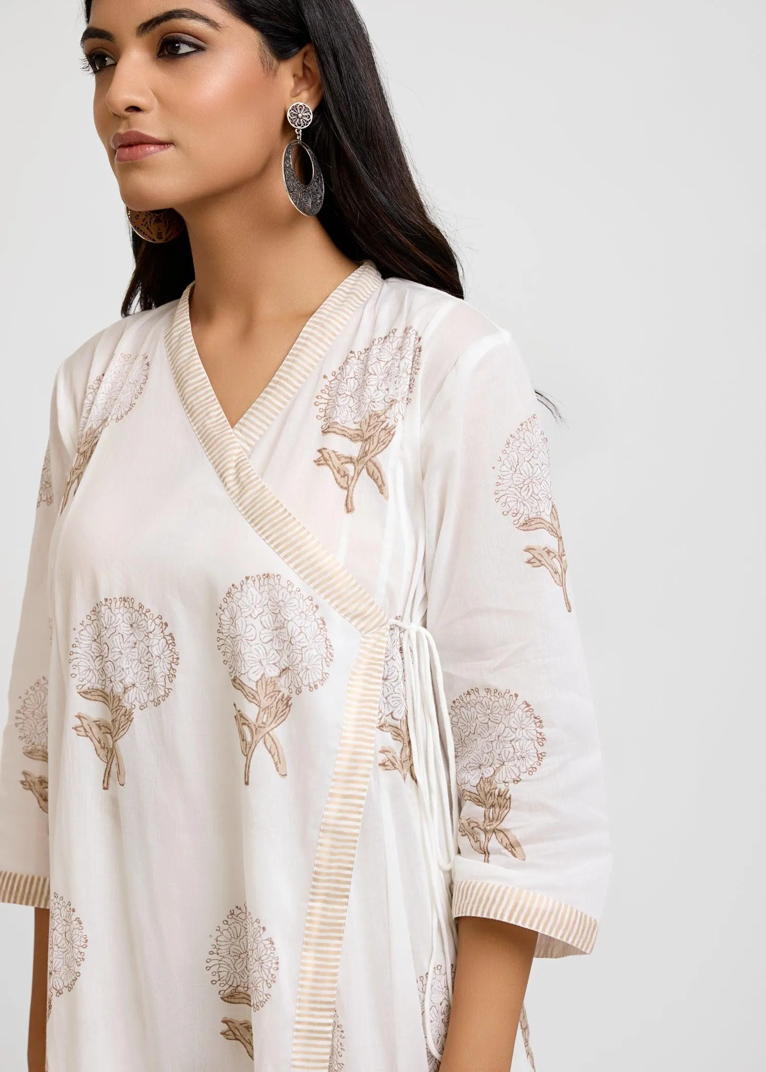 Kalidar Achkan White & Beige Cotton Long Kurta